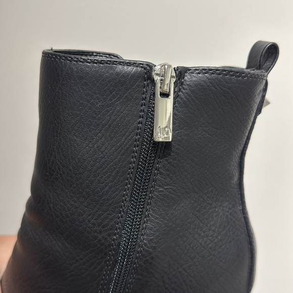 JLO Black Heeled Boots with Chunky High Heel and Platform Sole - Picture 7 of 9